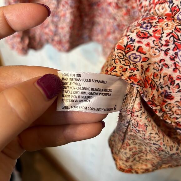 Universal Threads Medium Pink Dainty Floral Long Sleeve Blouse - Picture 7 of 14